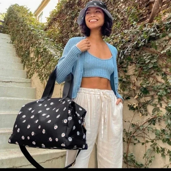 🌟NWT🌟 Alice + Olivia by Stacey Bendet Daisy Floral Duffle Bag Weekender - Picture 5 of 16